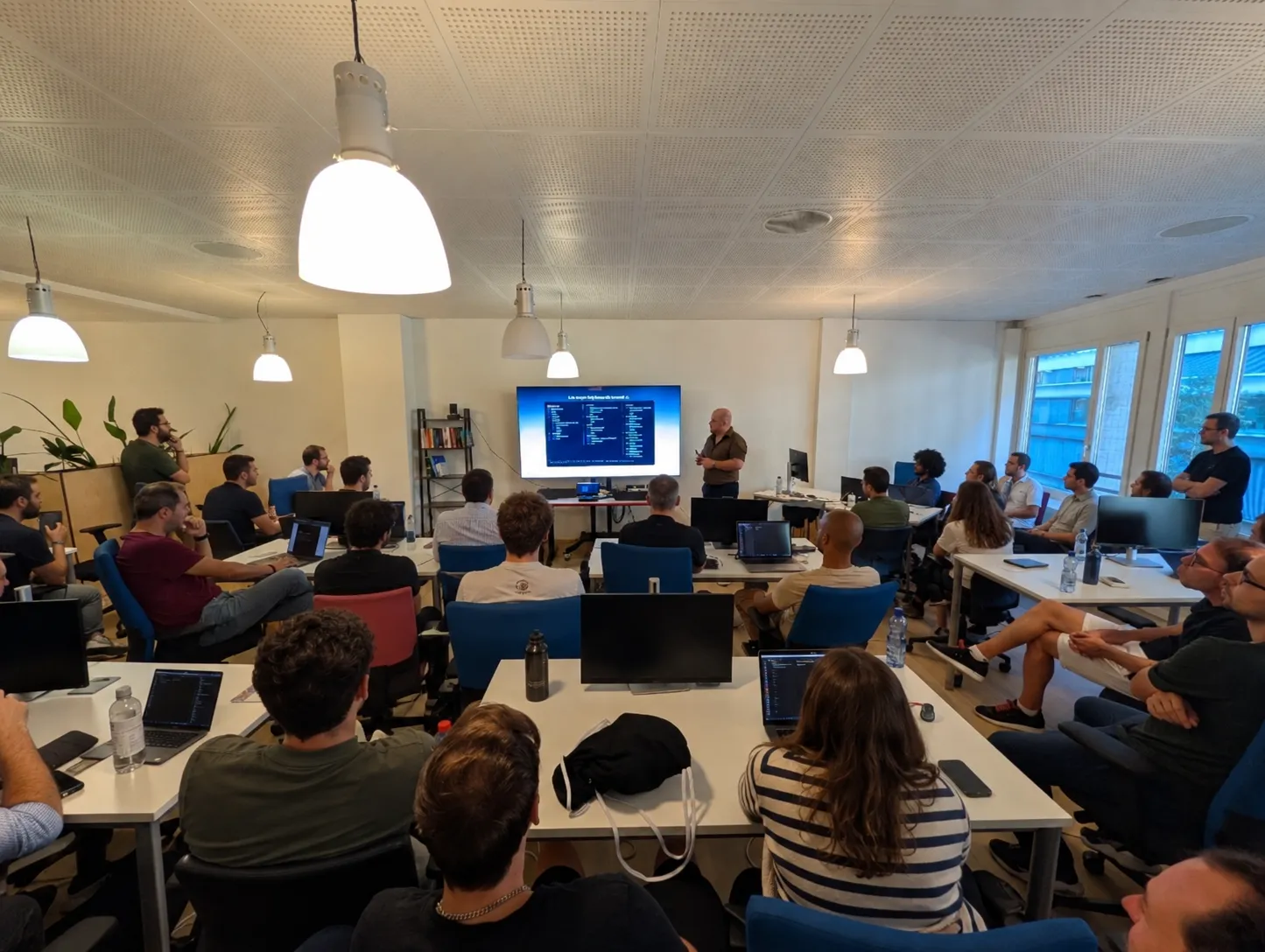 Roberto Heckers running an Angular workshop for a development team in Zurich